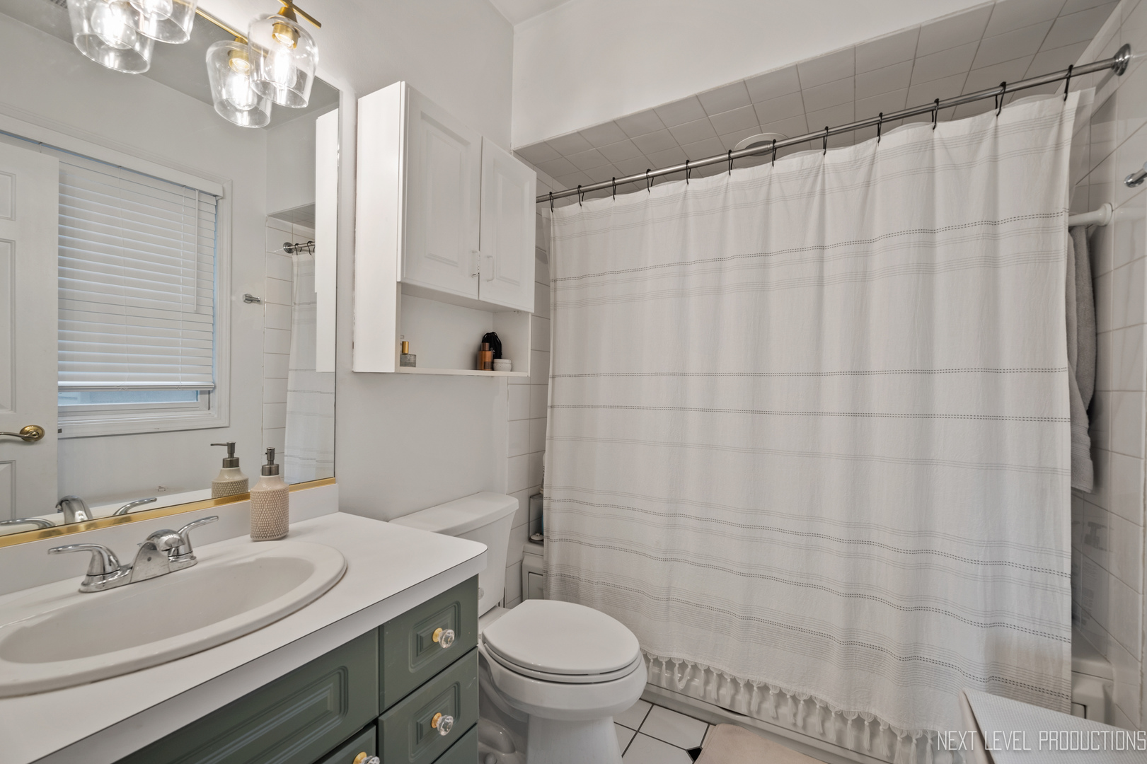 1221 W School Street #2, Chicago, IL 60657