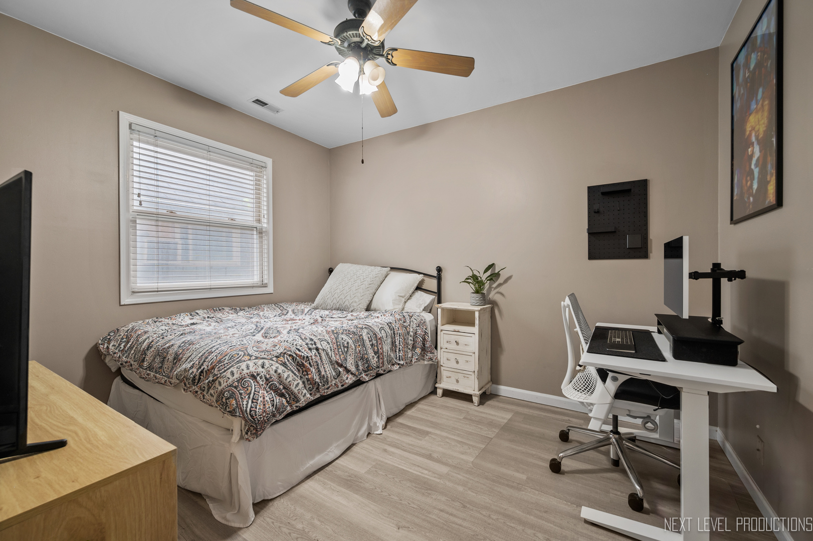 1221 W School Street #2, Chicago, IL 60657