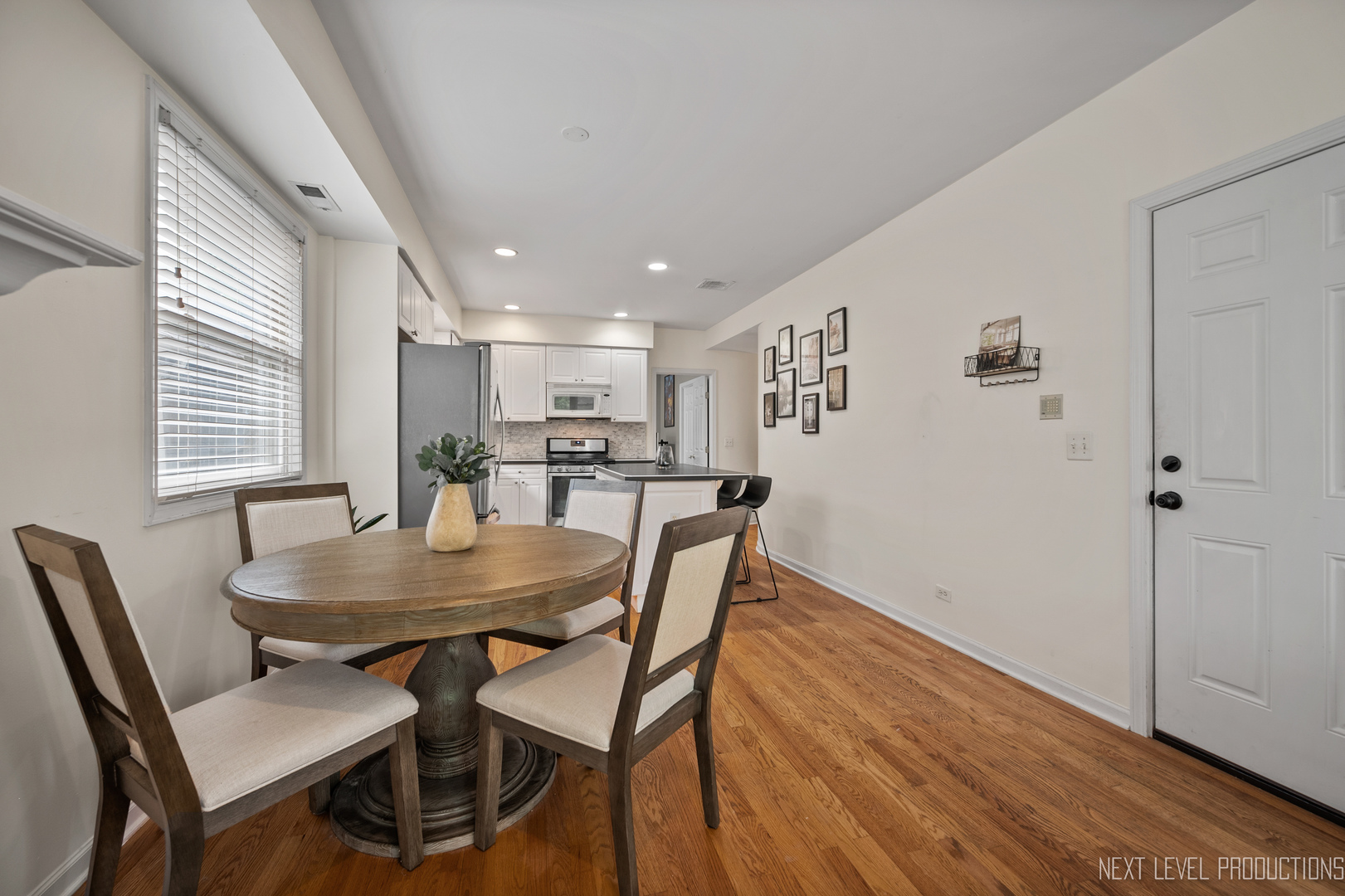 1221 W School Street #2, Chicago, IL 60657