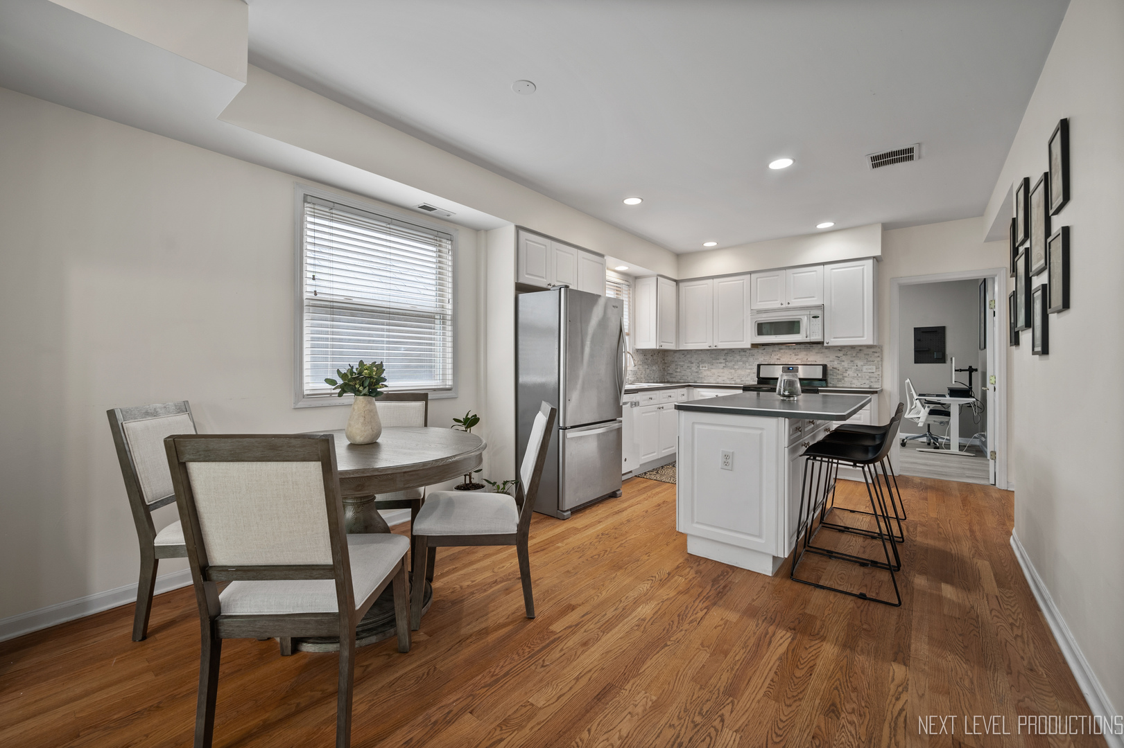 1221 W School Street #2, Chicago, IL 60657