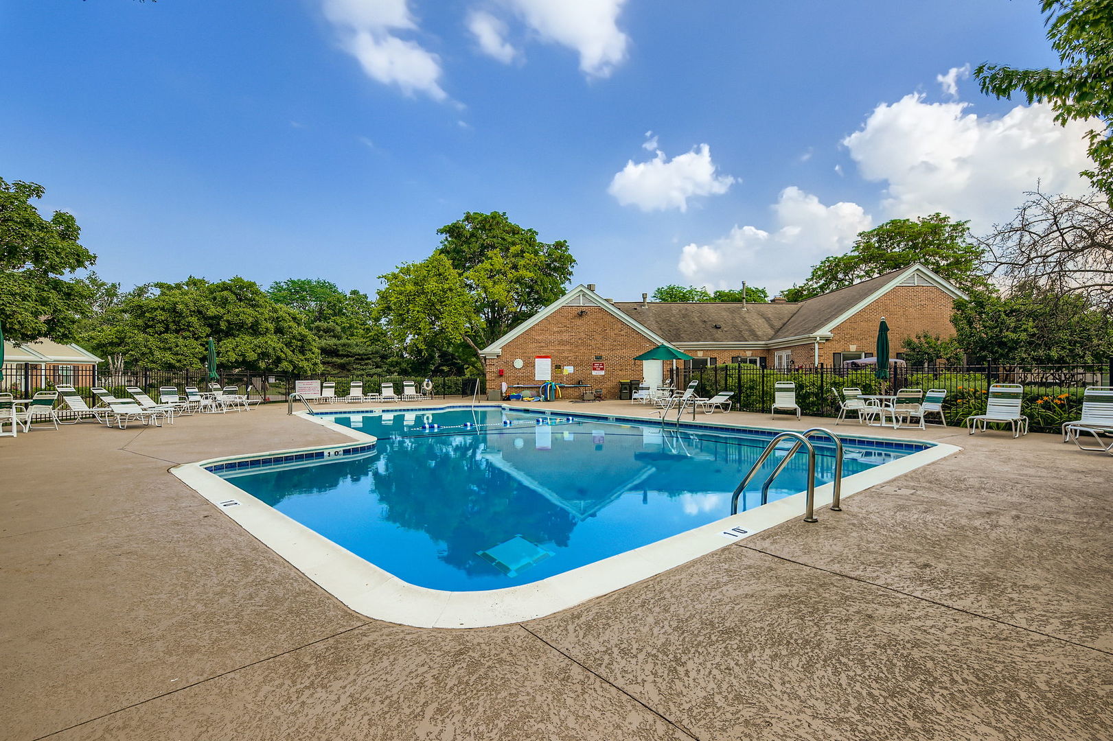 457 Sutherland Lane, Prospect Heights, IL 60070