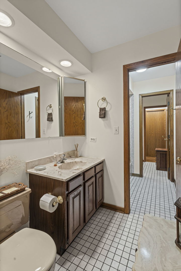 4 Brierwoods Lane, Hawthorn Woods, IL 60047