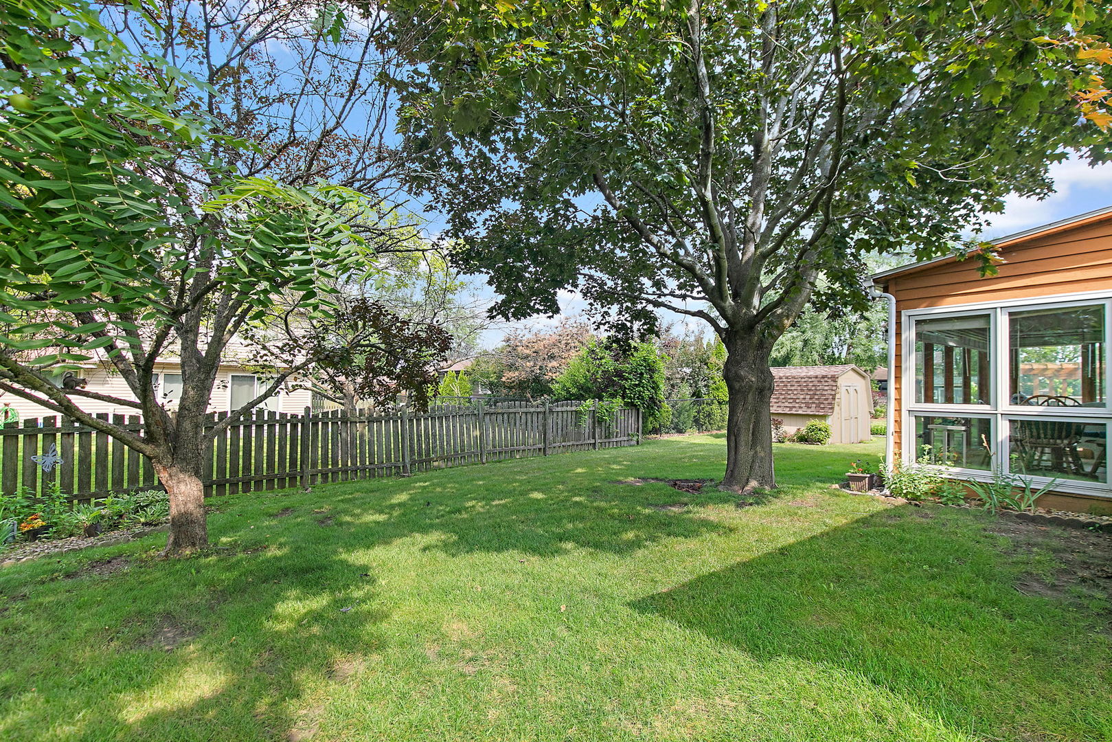 120 S Staffire Drive, Schaumburg, IL 60193