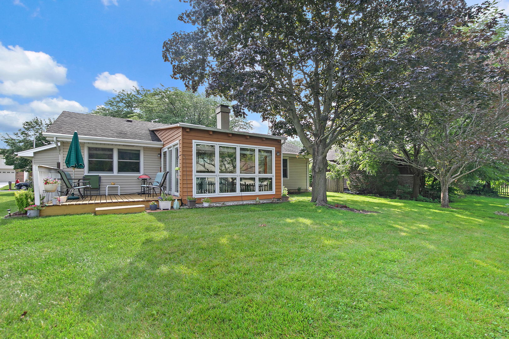 120 S Staffire Drive, Schaumburg, IL 60193