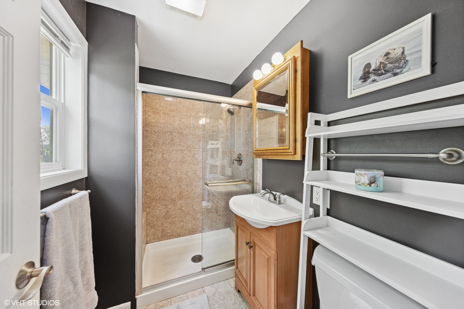 305 WILLOWCREST Drive, Villa Park, IL 60181
