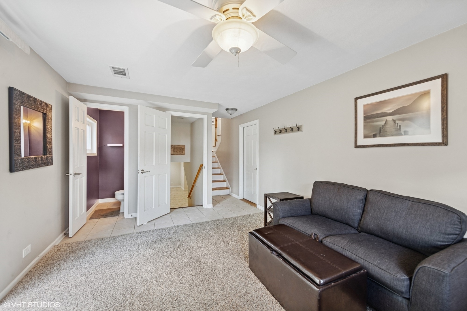 305 WILLOWCREST Drive, Villa Park, IL 60181