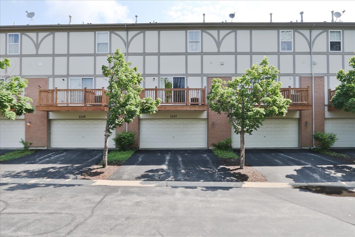 1137 N Claremont Drive, Palatine, IL 60074