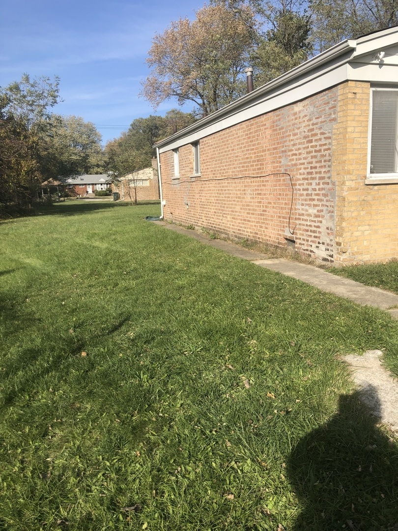 4124 W 136th Place, Robbins, IL 60472