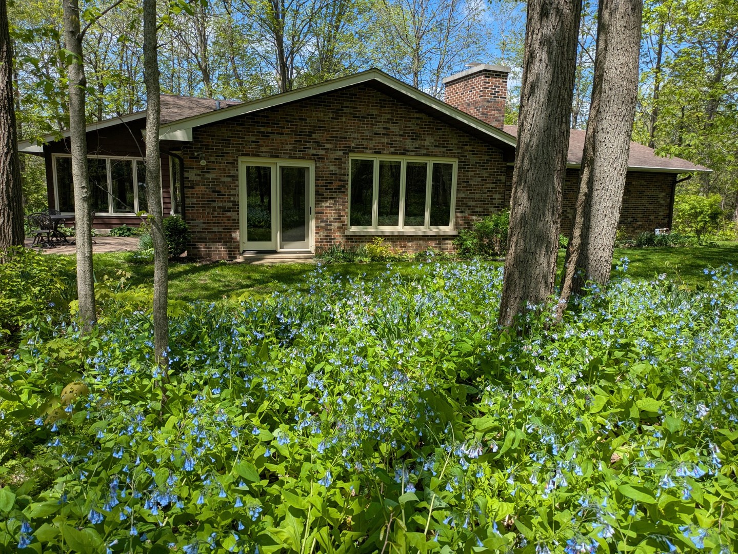 21 W Timberlake Trail, Oswego, IL 60543
