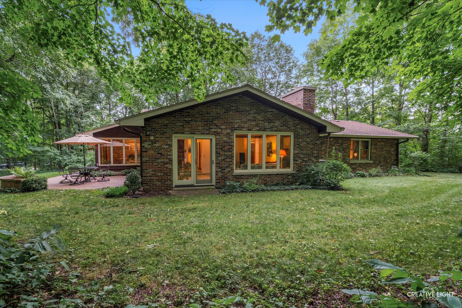 21 W Timberlake Trail, Oswego, IL 60543