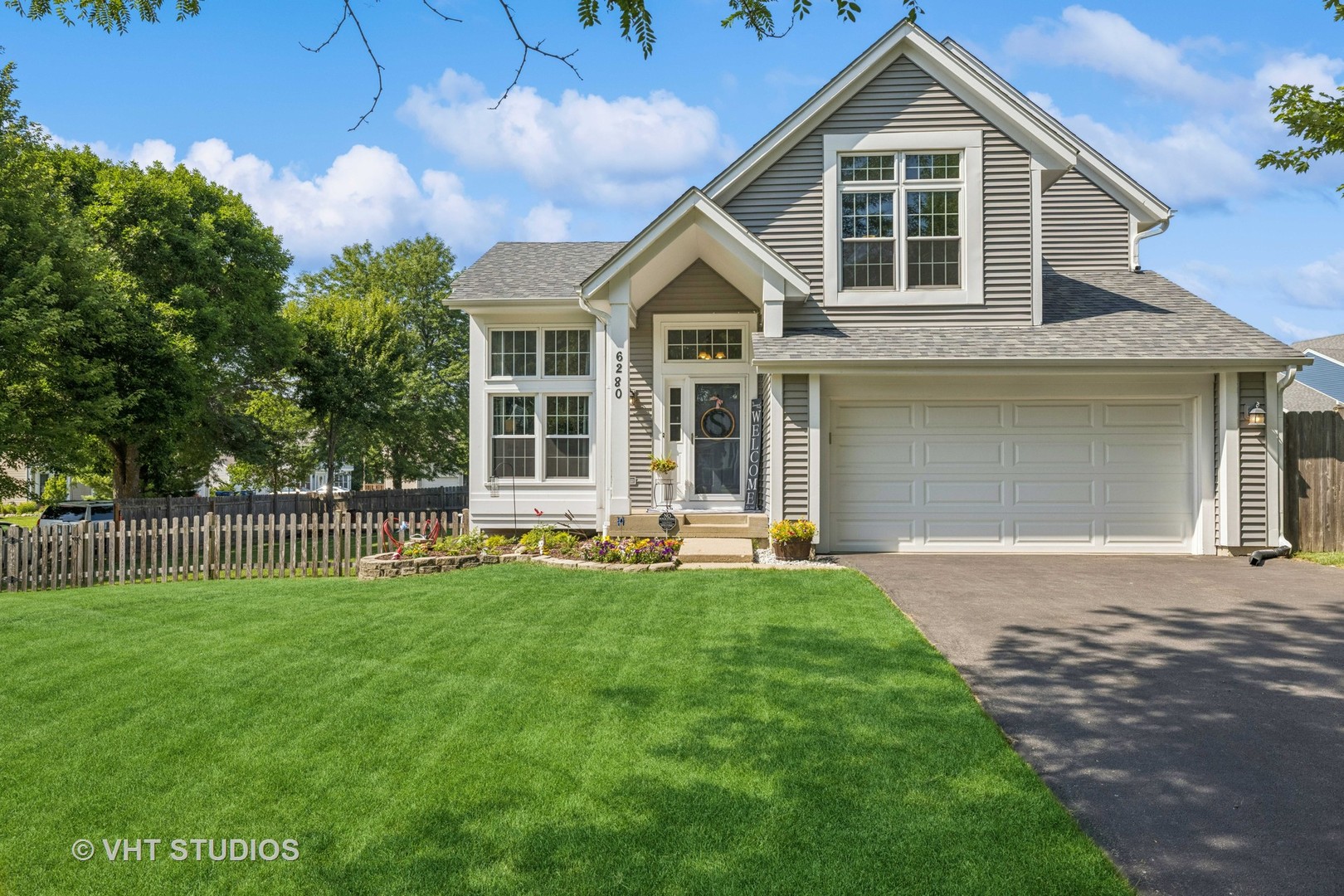 6280 Old Farm Lane, Gurnee, IL 60031