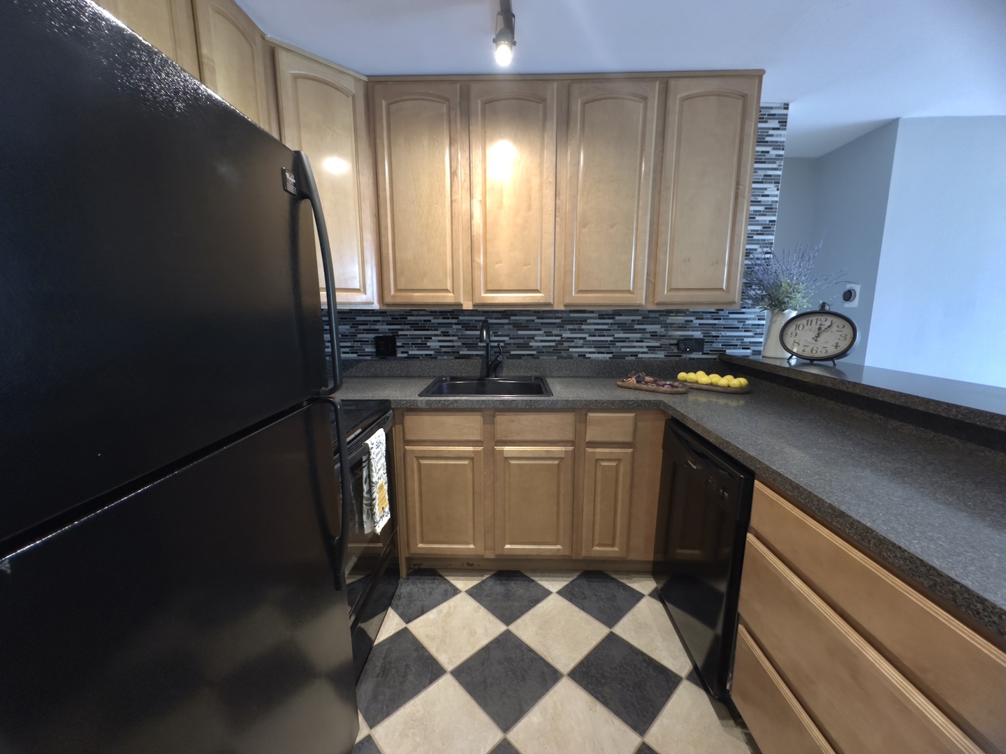 5820 Oakwood Drive #5F, Lisle, IL 60532