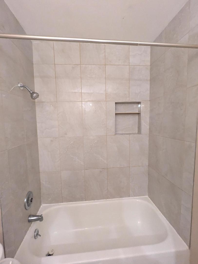 6174 Knoll Lane Court #102, Willowbrook, IL 60527