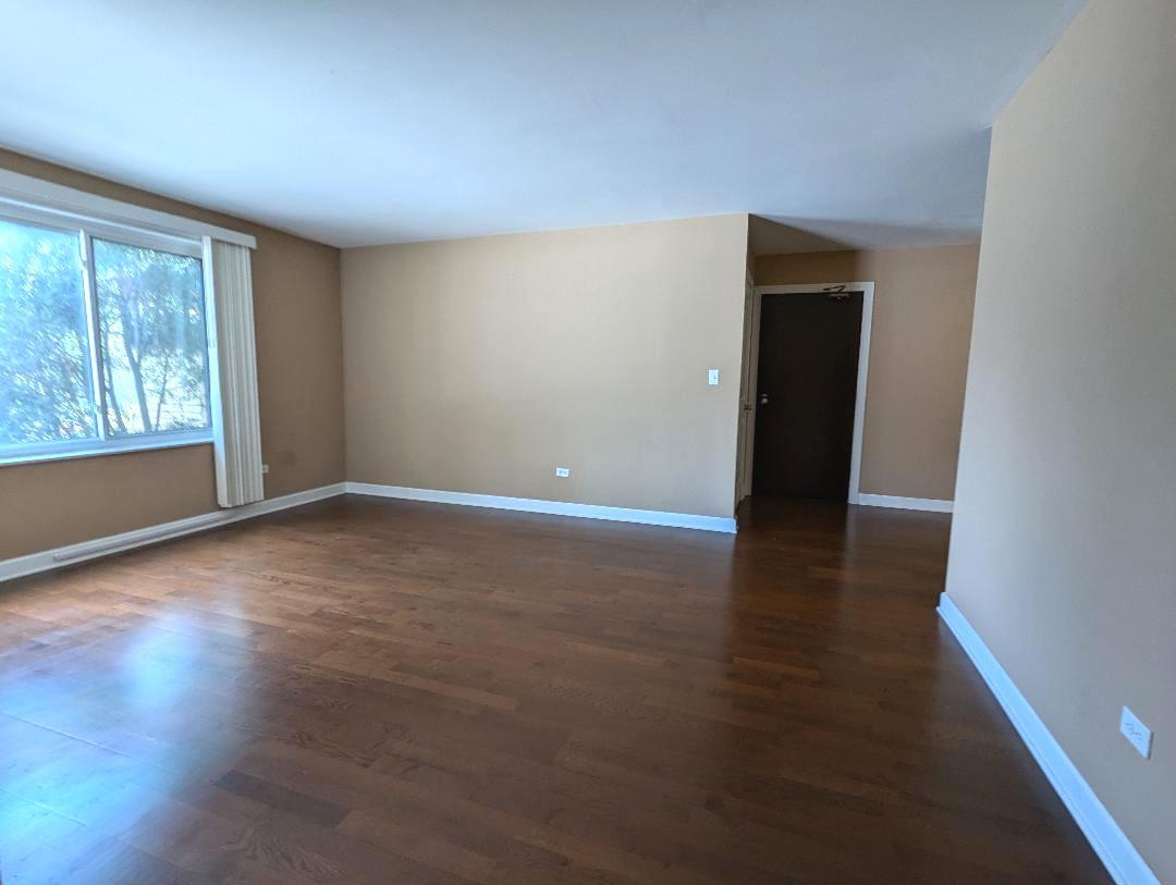 6174 Knoll Lane Court #102, Willowbrook, IL 60527