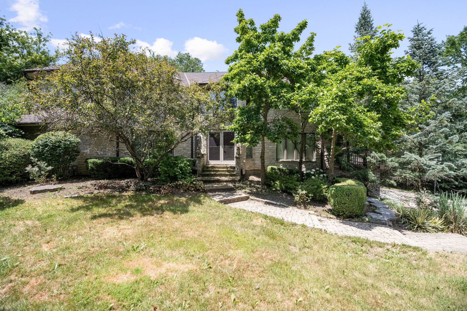 4 Keri Lane, Burr Ridge, IL 60527
