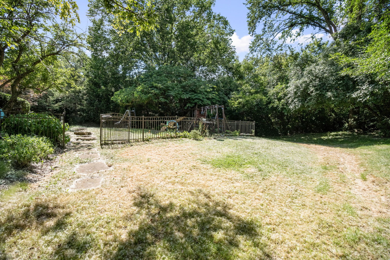 4 Keri Lane, Burr Ridge, IL 60527