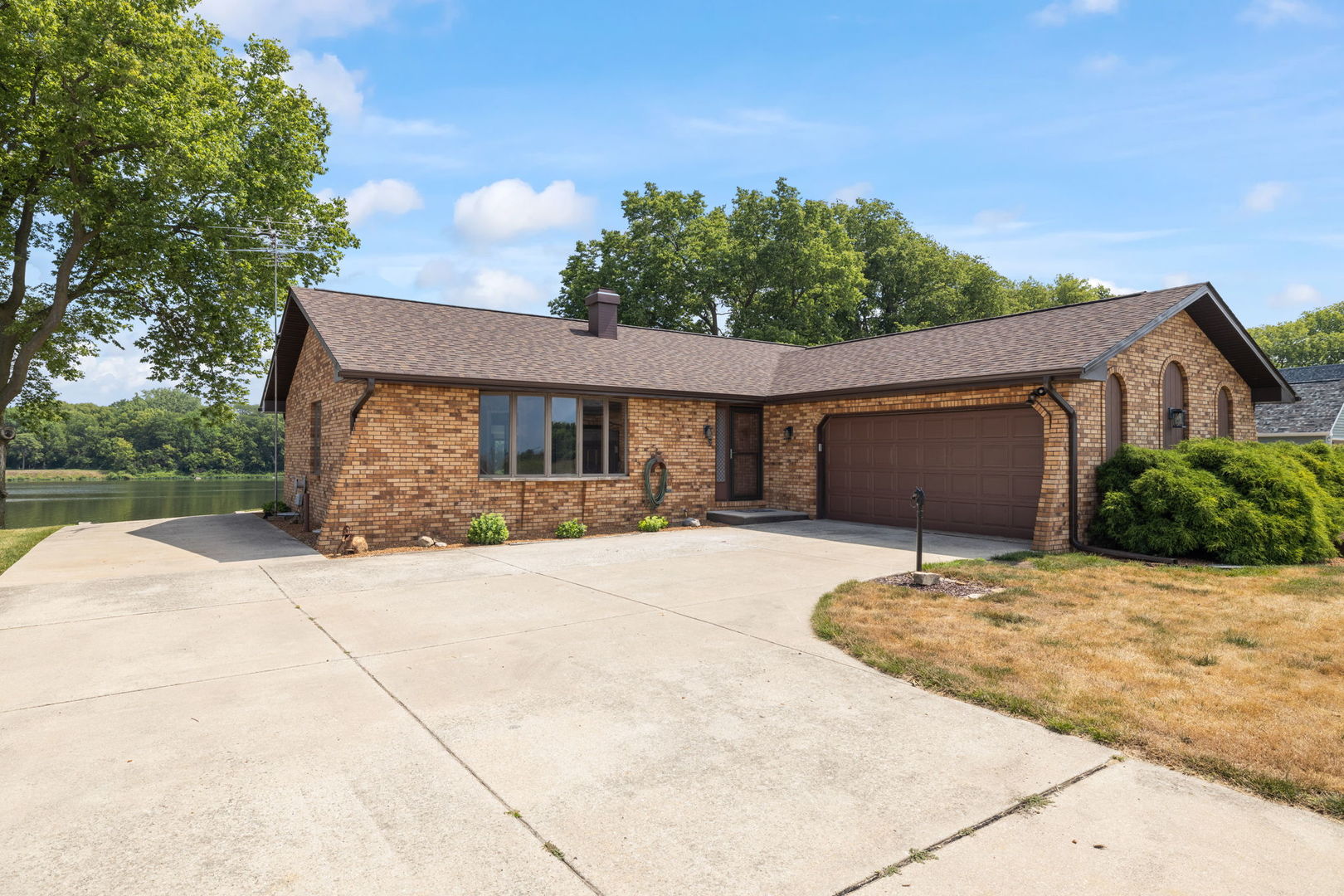 24730 W Cottage Road, Wilmington, IL 60481