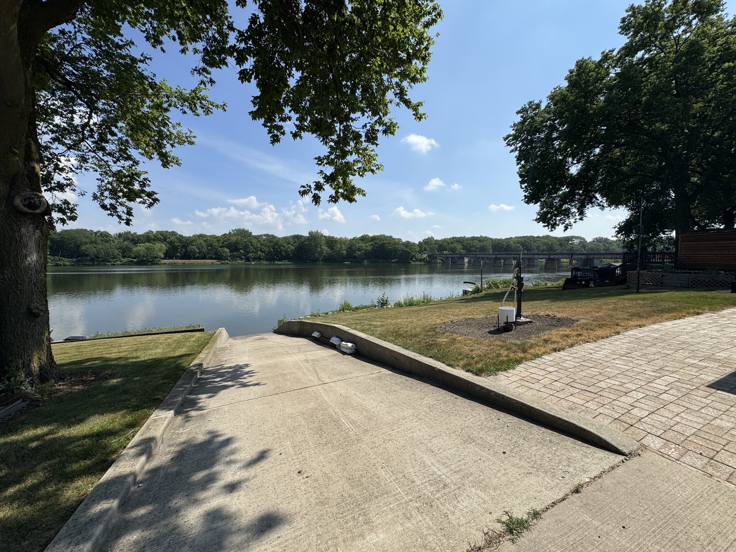 24730 W Cottage Road, Wilmington, IL 60481