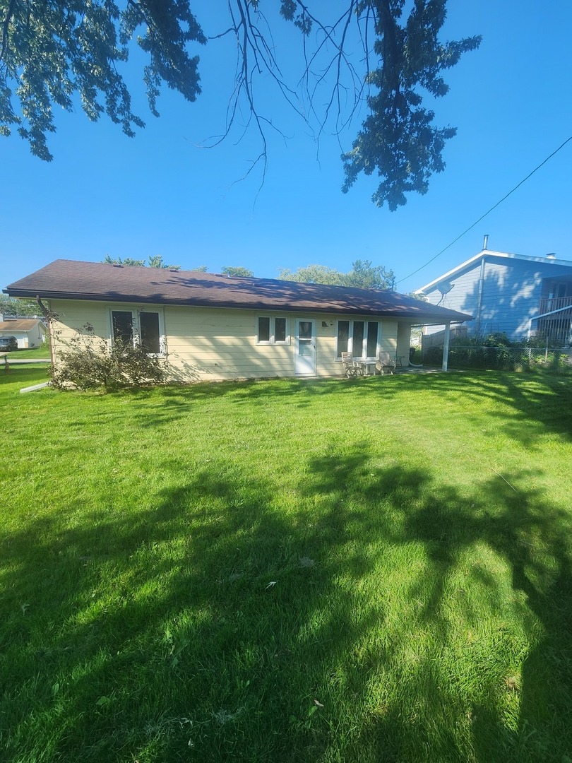 1445 Nottingham Lane, Hoffman Estates, IL 60169