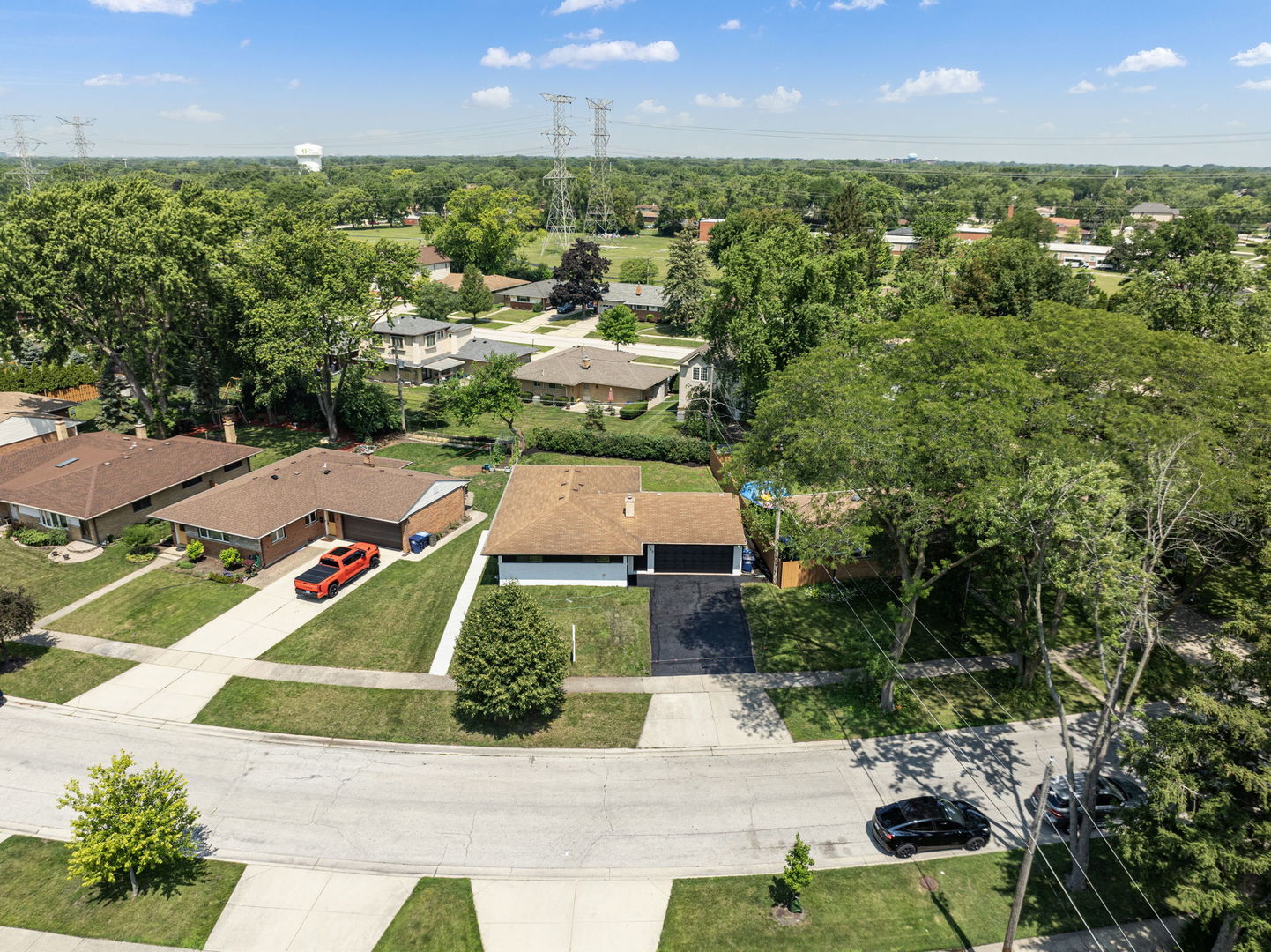 300 Lance Drive, Des Plaines, IL 60016