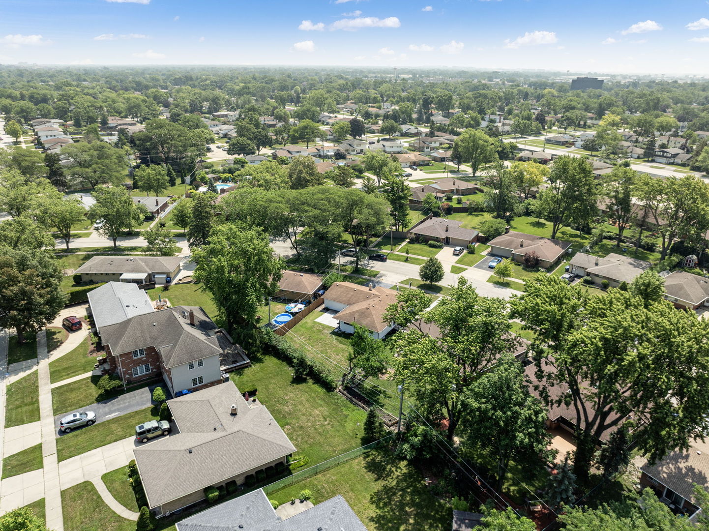 300 Lance Drive, Des Plaines, IL 60016