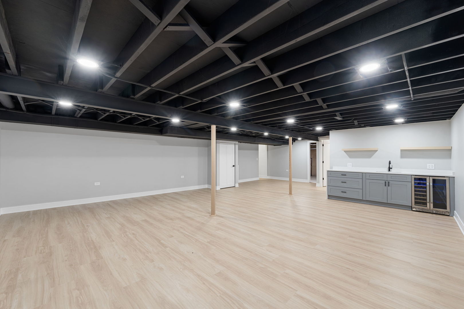 300 Lance Drive, Des Plaines, IL 60016