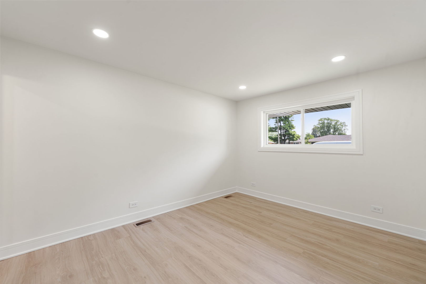 300 Lance Drive, Des Plaines, IL 60016