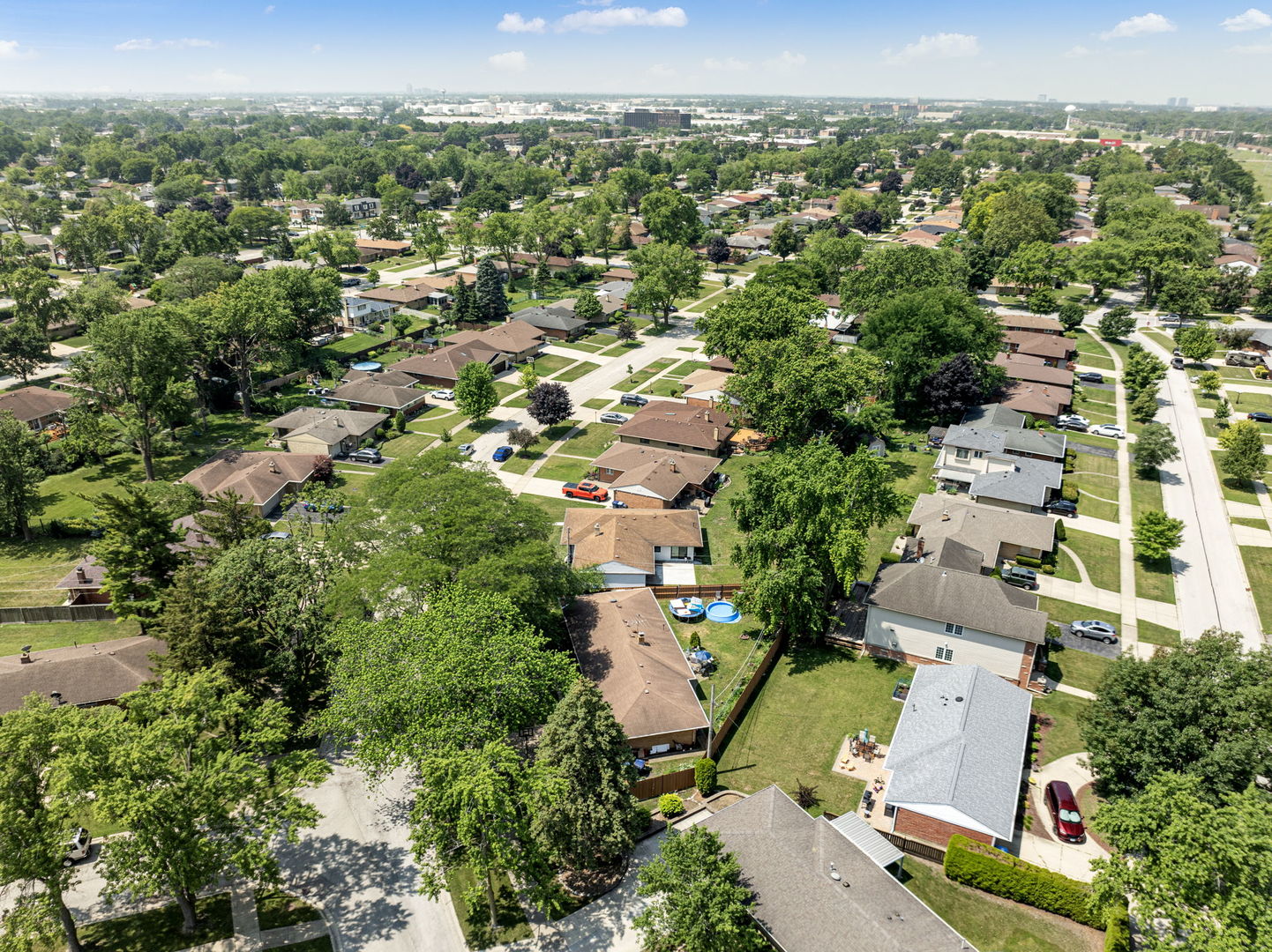 300 Lance Drive, Des Plaines, IL 60016