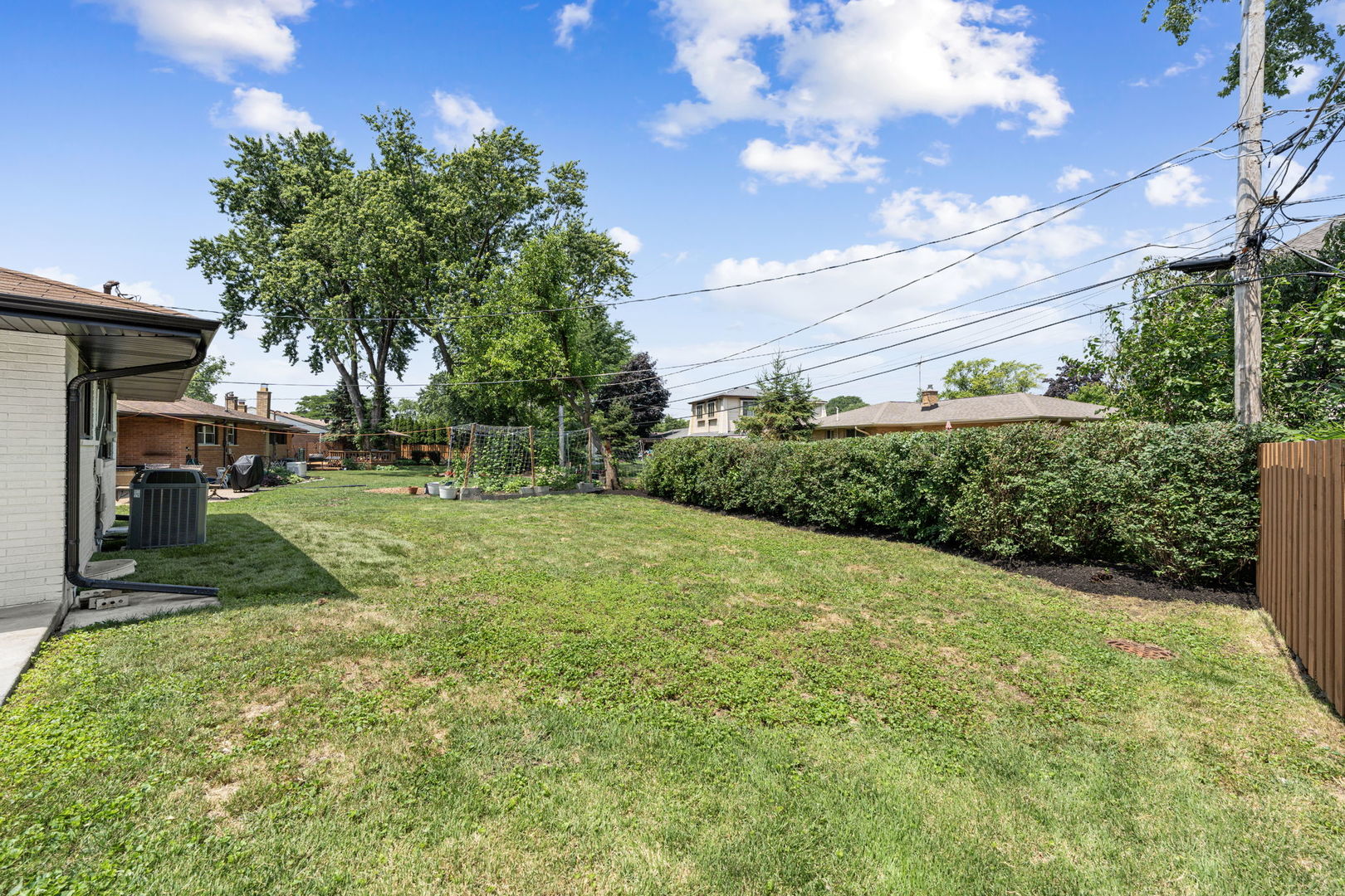 300 Lance Drive, Des Plaines, IL 60016