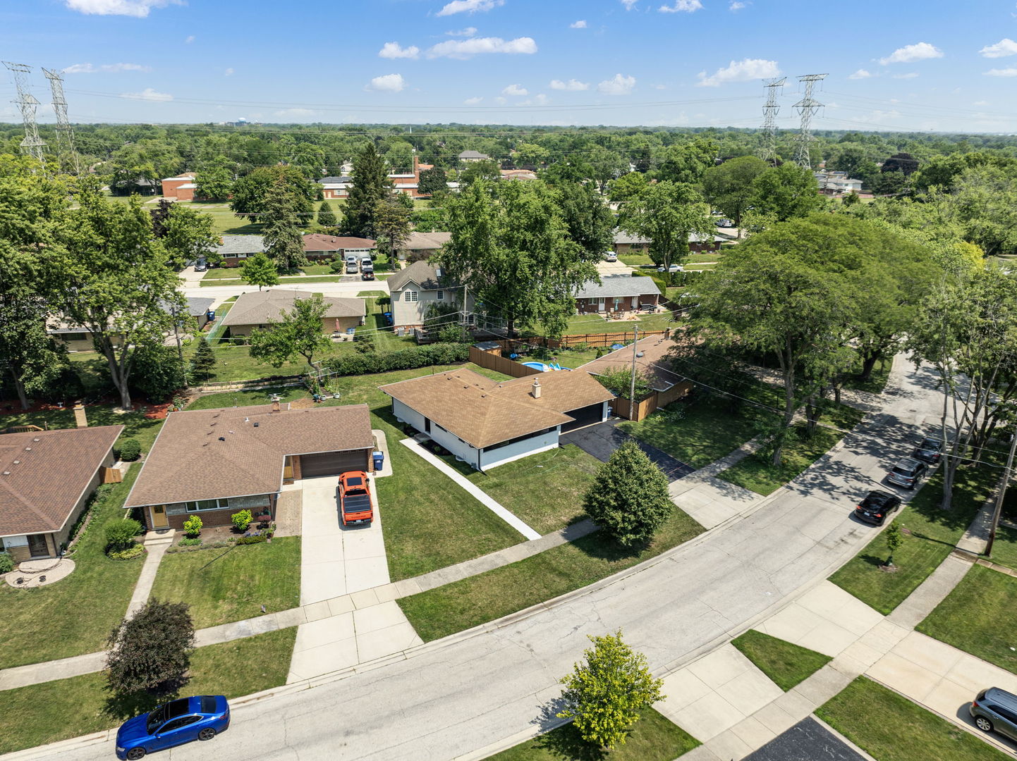 300 Lance Drive, Des Plaines, IL 60016