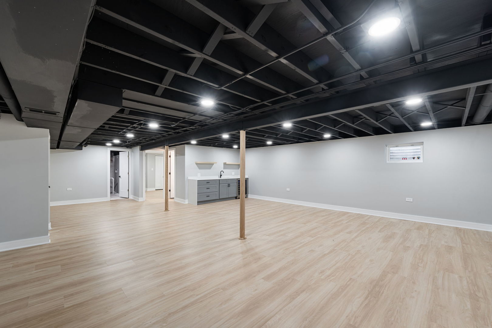 300 Lance Drive, Des Plaines, IL 60016