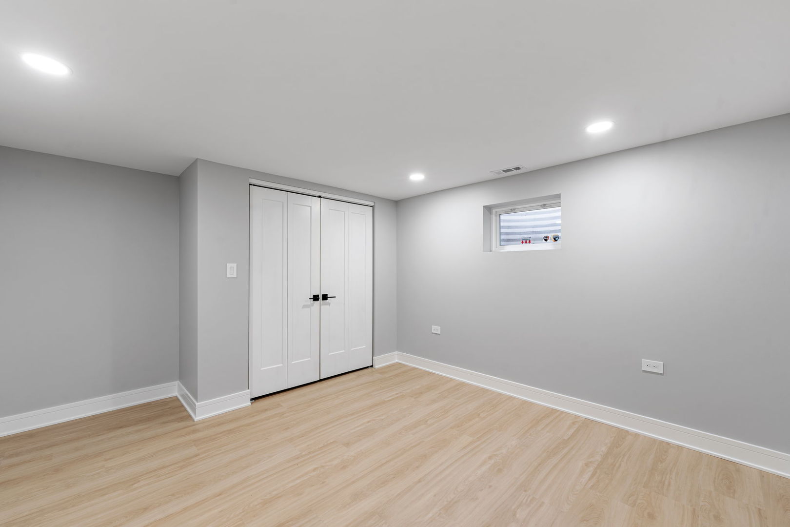 300 Lance Drive, Des Plaines, IL 60016