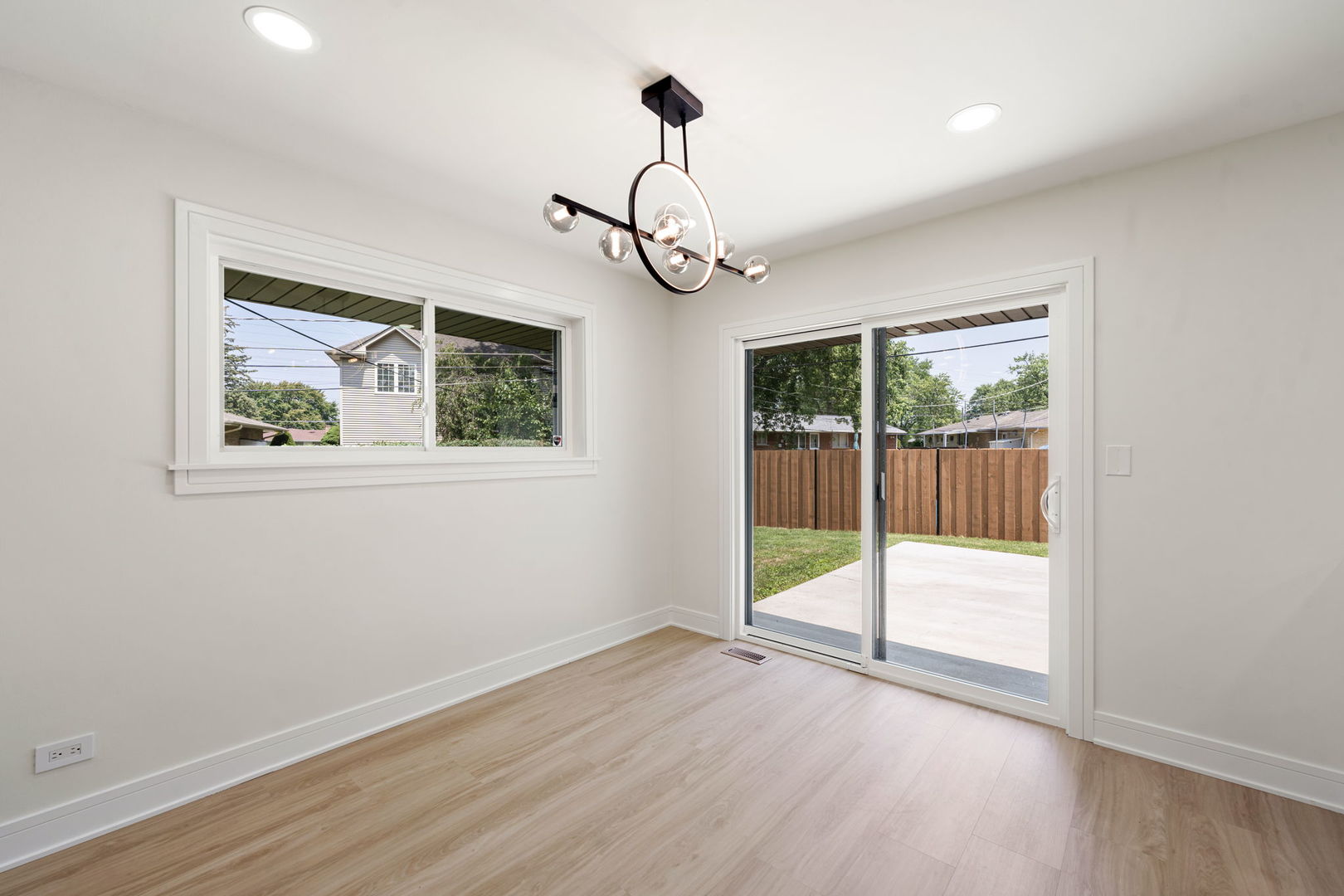 300 Lance Drive, Des Plaines, IL 60016