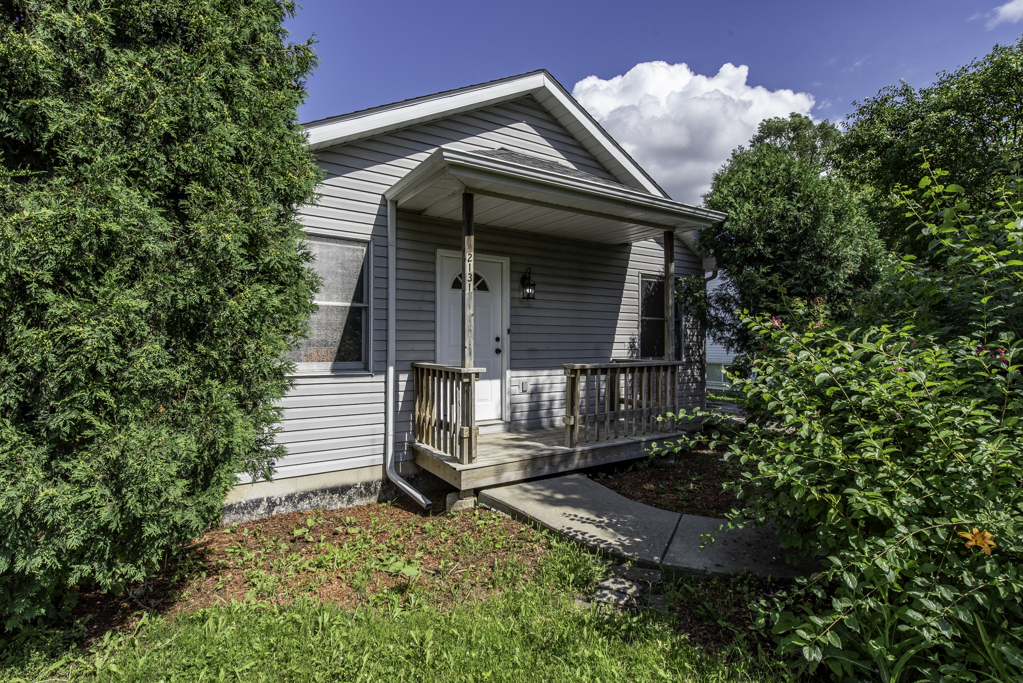 2131 Prospect Avenue, North Chicago, IL 60064