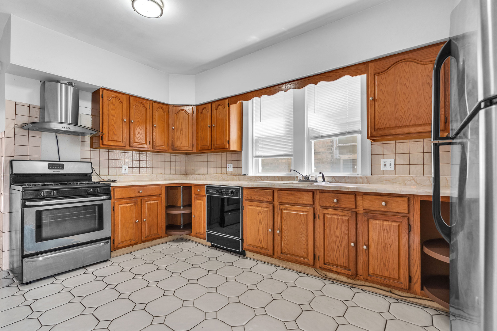 1842 Elmwood Avenue, Berwyn, IL 60402