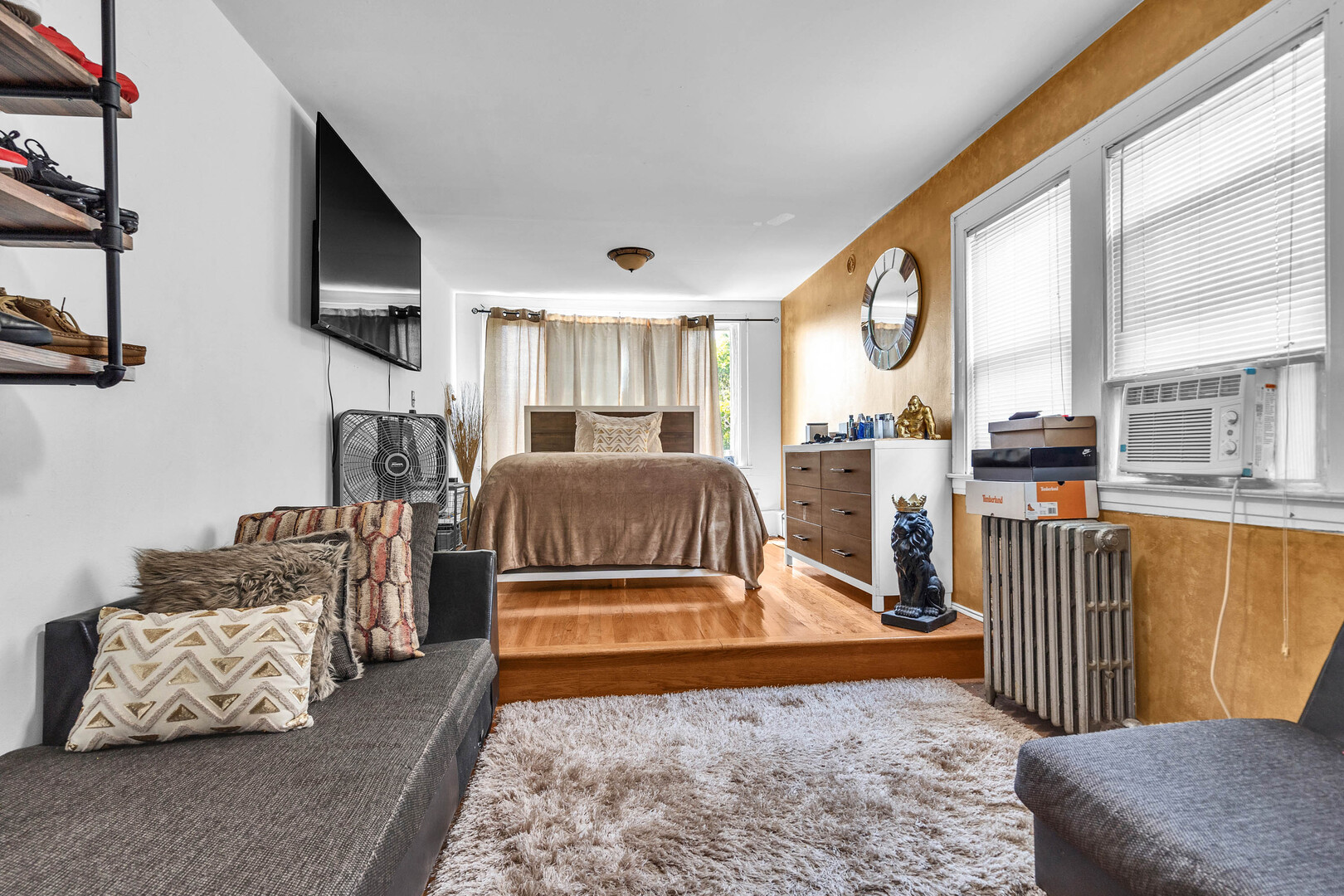 1842 Elmwood Avenue, Berwyn, IL 60402