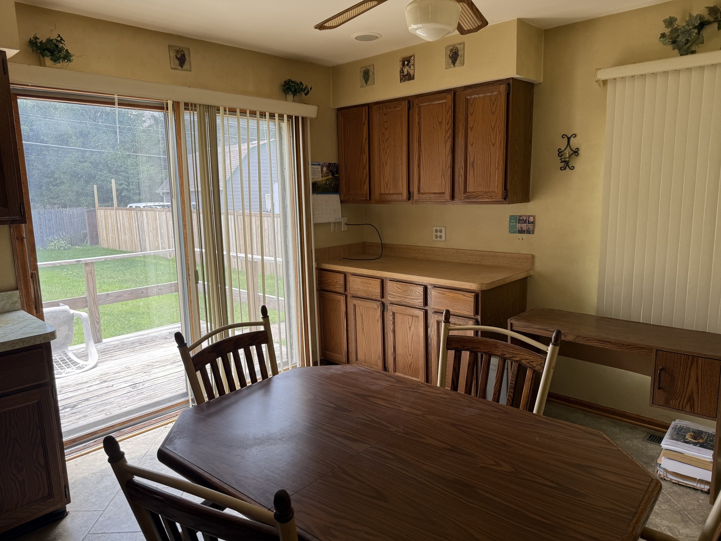 1709 E Kensington Road, Mount Prospect, IL 60056
