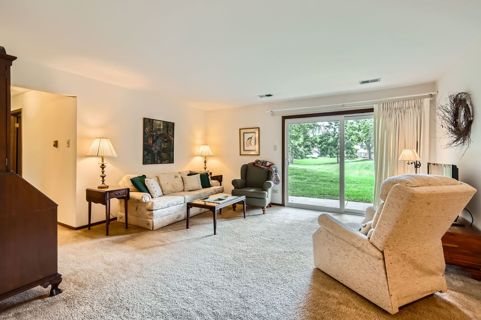 905 E Kings Row #1, Palatine, IL 60074