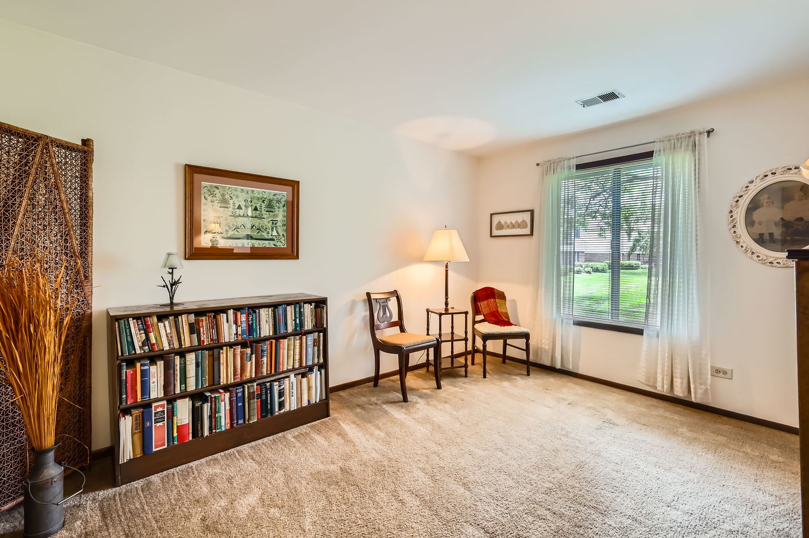 905 E Kings Row #1, Palatine, IL 60074