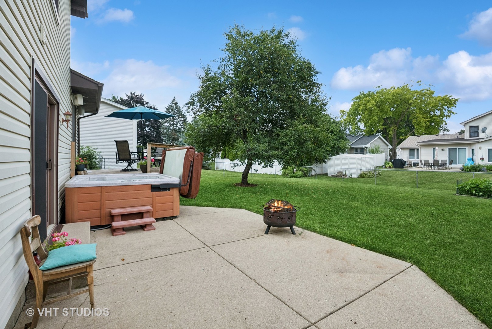 800 Cardinal Lane, Elk Grove Village, IL 60007