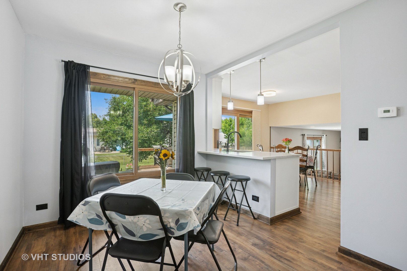 800 Cardinal Lane, Elk Grove Village, IL 60007