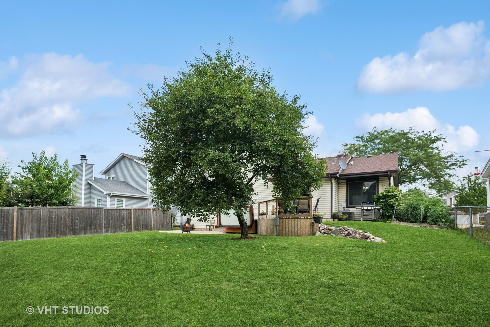800 Cardinal Lane, Elk Grove Village, IL 60007