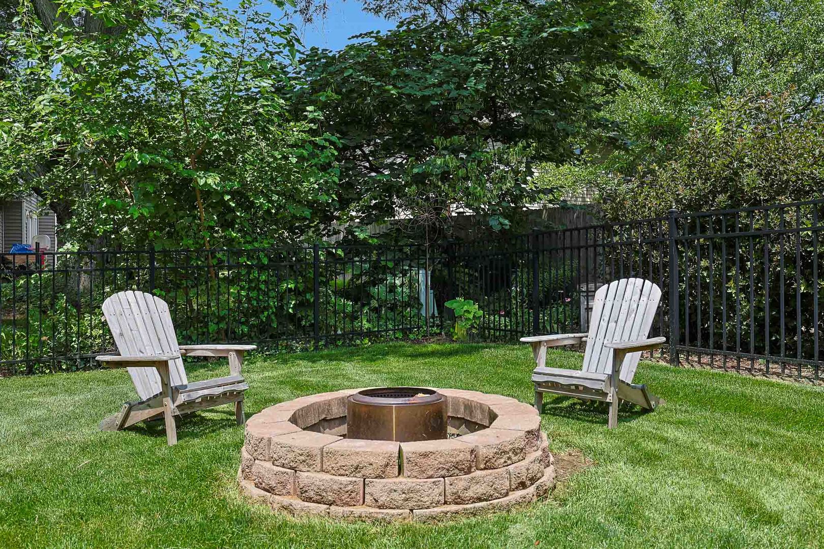 2394 Bayside Court, Lisle, IL 60532