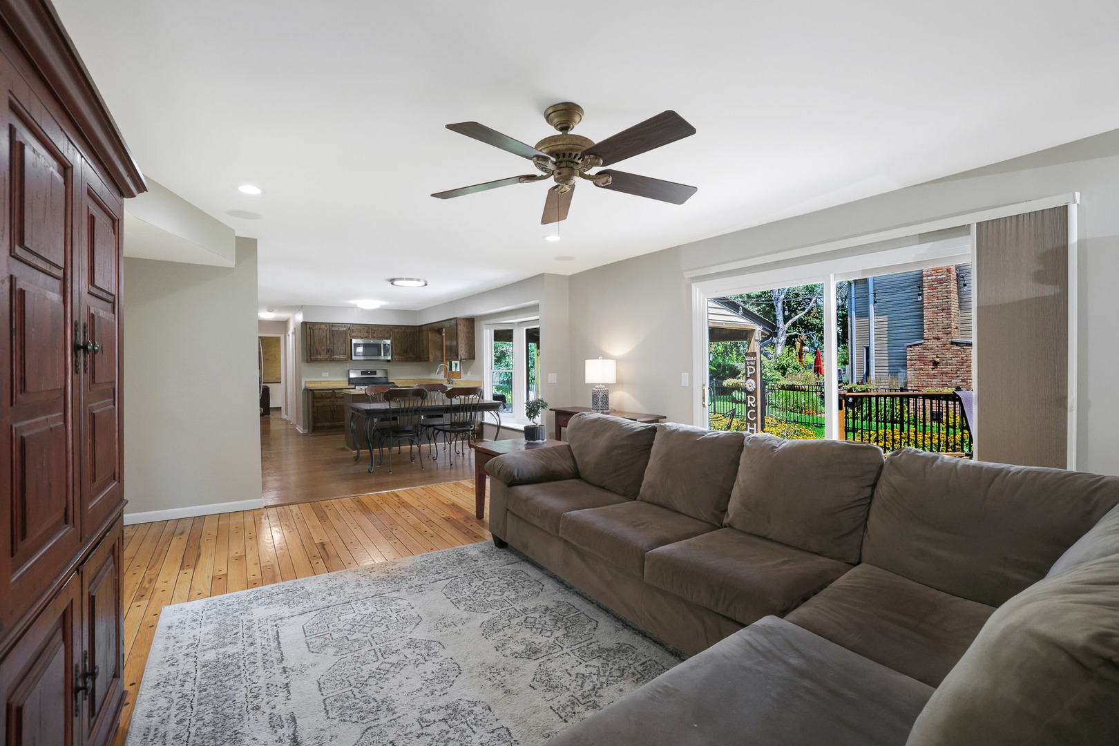 2394 Bayside Court, Lisle, IL 60532