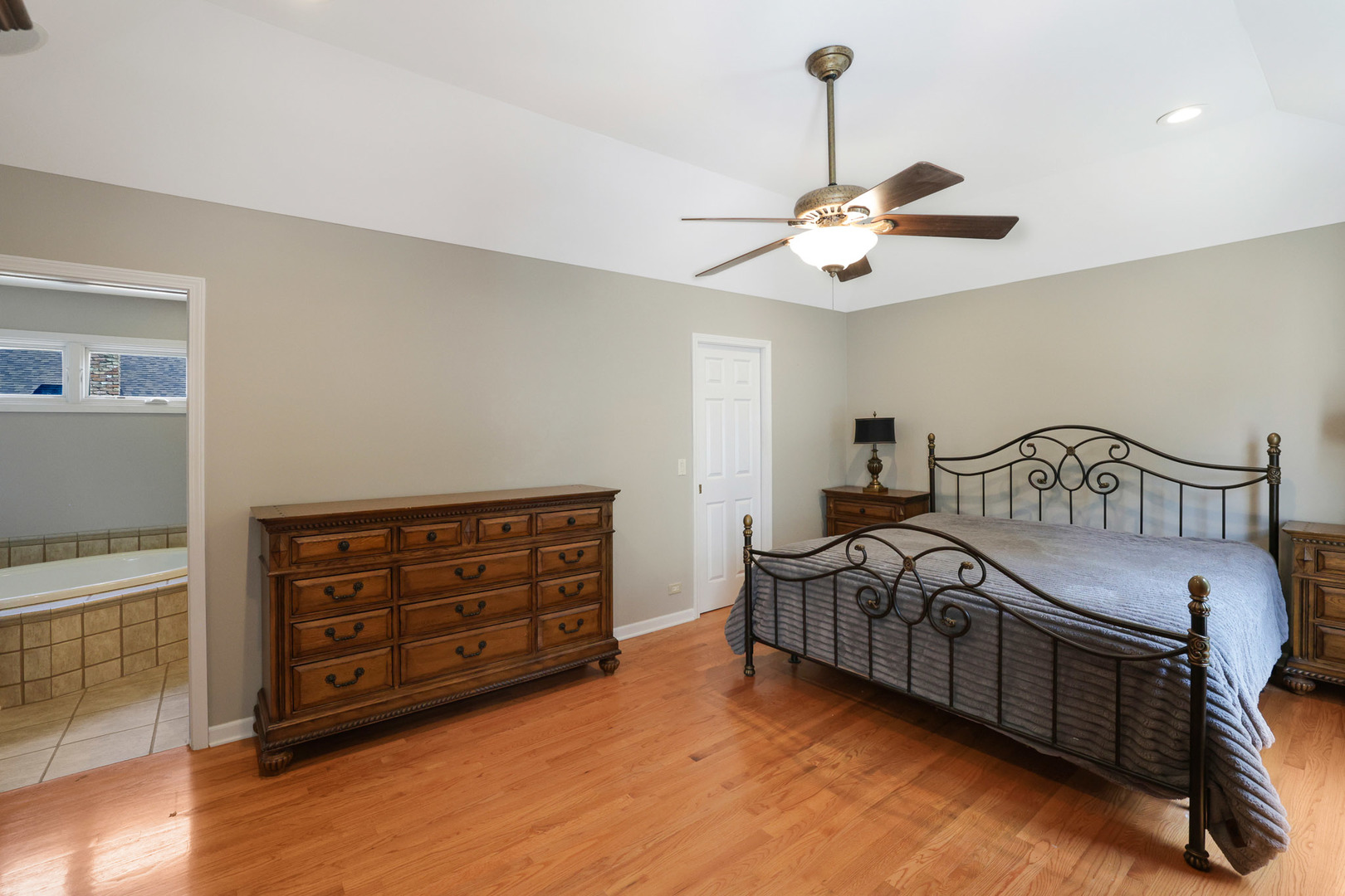 2394 Bayside Court, Lisle, IL 60532