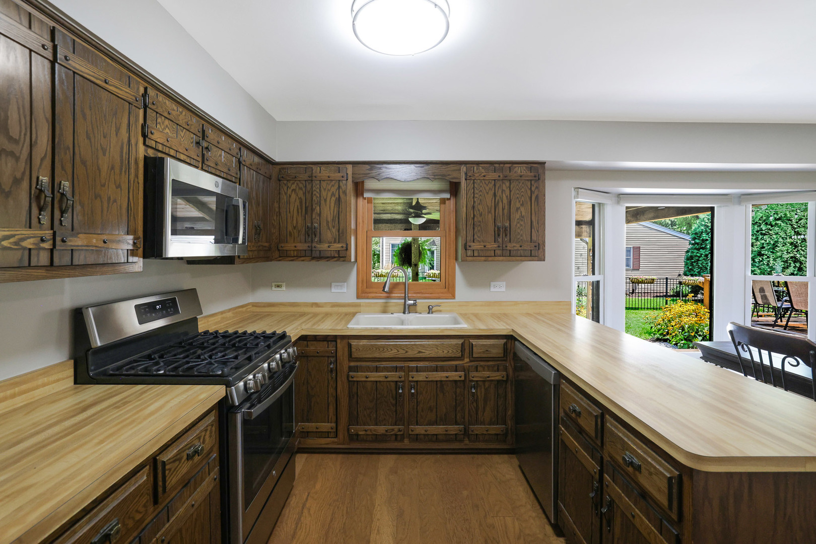 2394 Bayside Court, Lisle, IL 60532