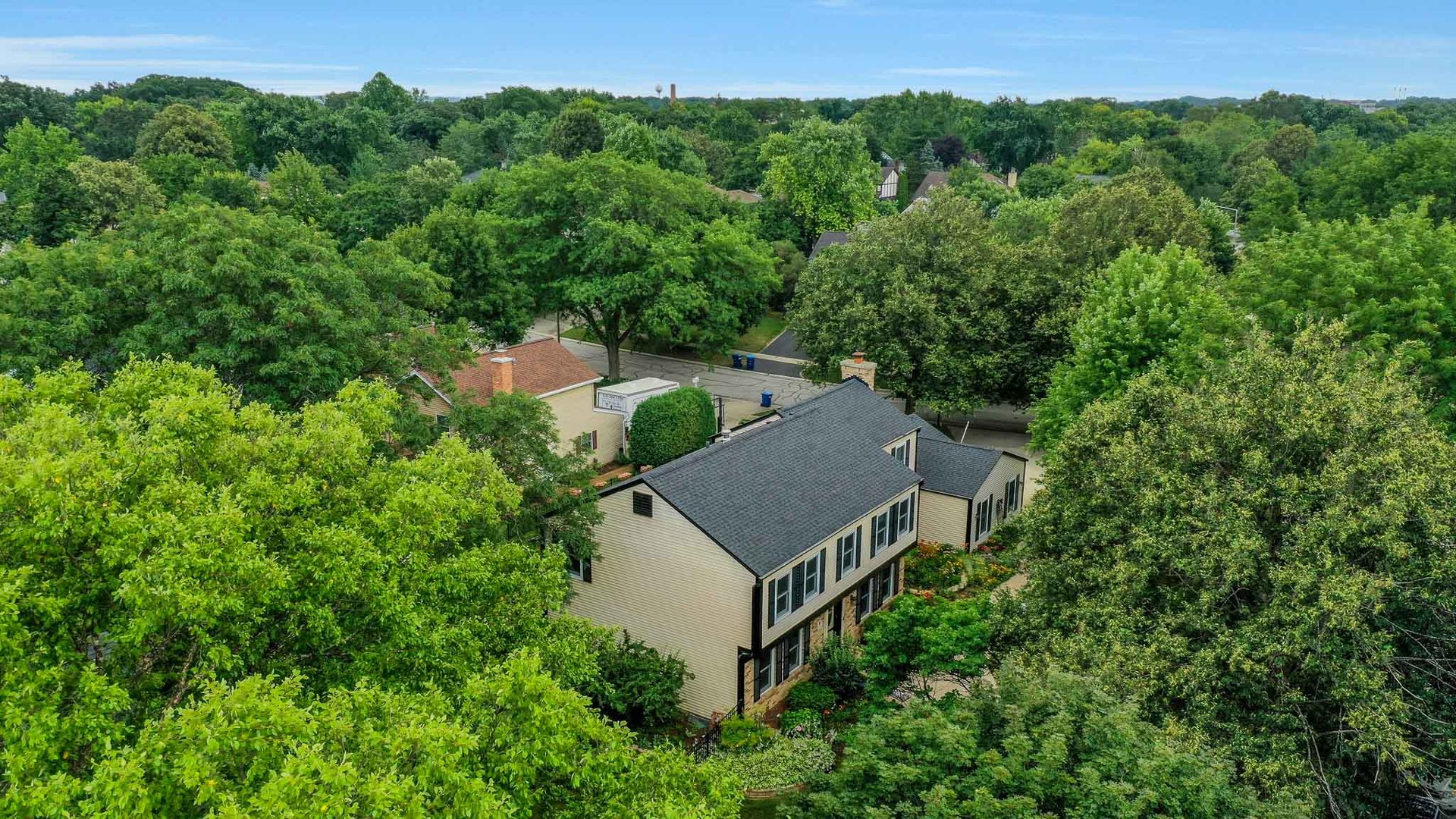 2394 Bayside Court, Lisle, IL 60532
