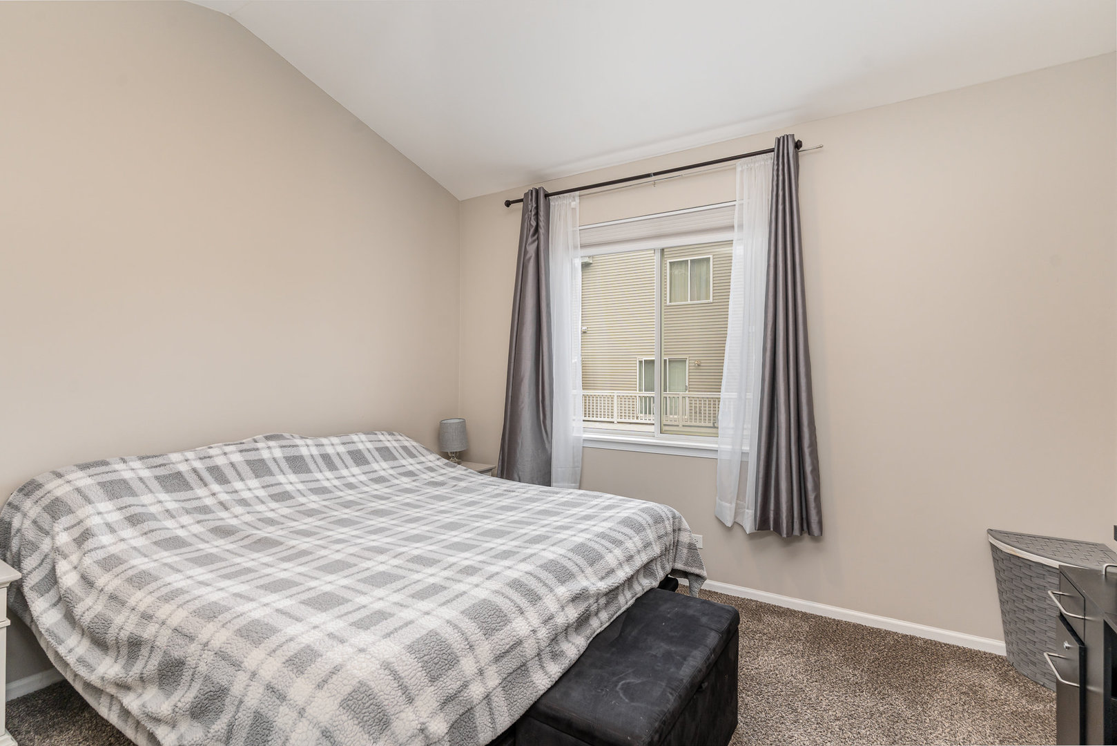 2901 Woodside Drive, Joliet, IL 60431