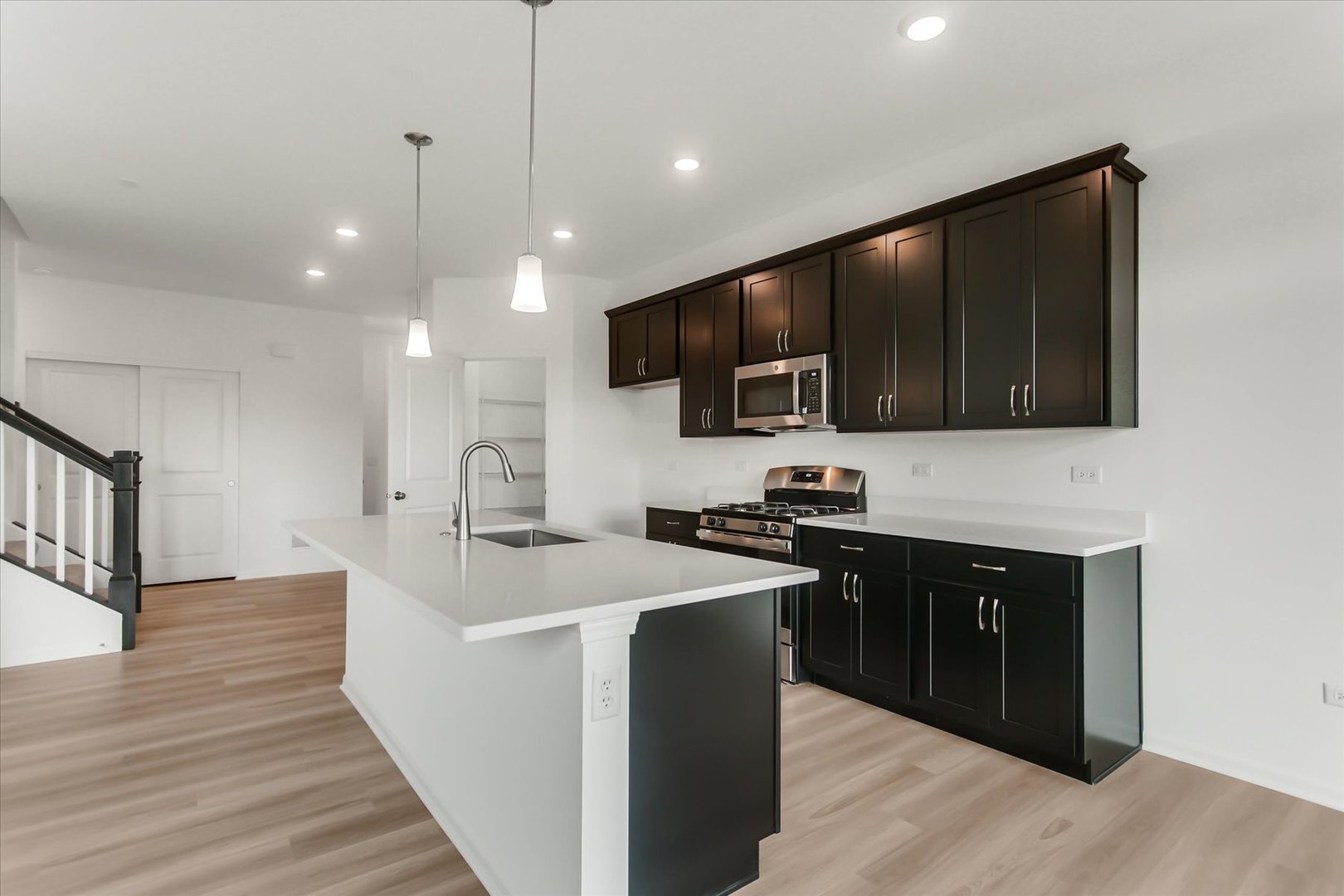4318 Chelsea Manor Circle, Aurora, IL 60504
