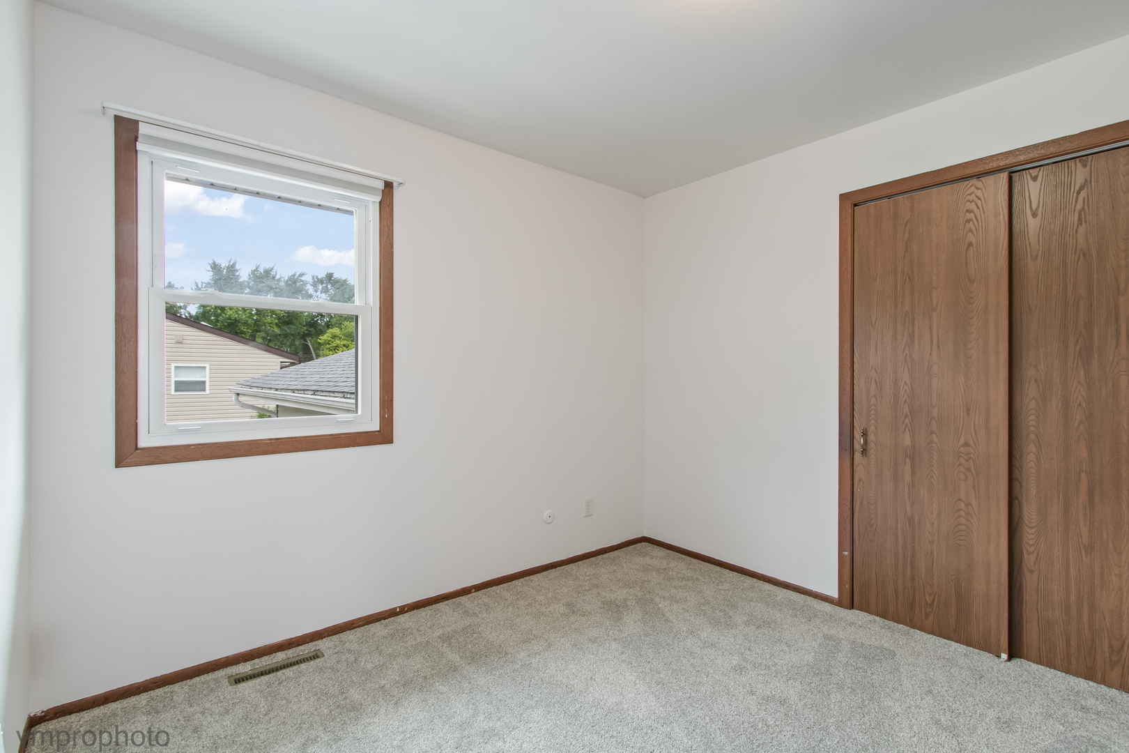 4402 Elmleaf Drive, McHenry, IL 60051